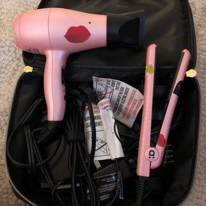 Mini AMIKA Hair Care Traveling Set!